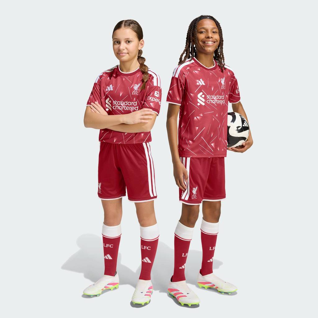 adidas ฟุตบอล กางเกงฟุตบอลชุดเหย้า Liverpool FC 26/27 สำหรับเด็ก เด็ก สีแดงเบอร์กันดี KB8264