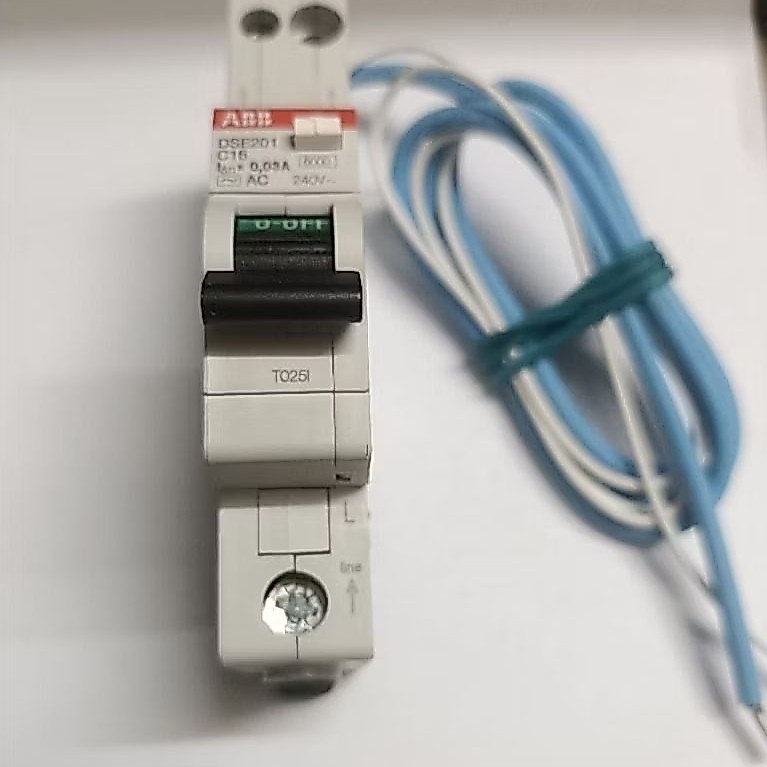เบรกเกอร์กันดูด ABB RCBO 16A รุ่น DSE201" 