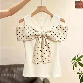 Cherry 🎀พร้อมส่ง🌺เสื้อยืดสีดำดีไซน์พิเศษ 🎀ต่อผ้าโบว์ผสานลายจุด🍒ดีเทลเปิดไหล่ สไตล์เกาหลีหวาน น่ารักไม่เหมือนใคร