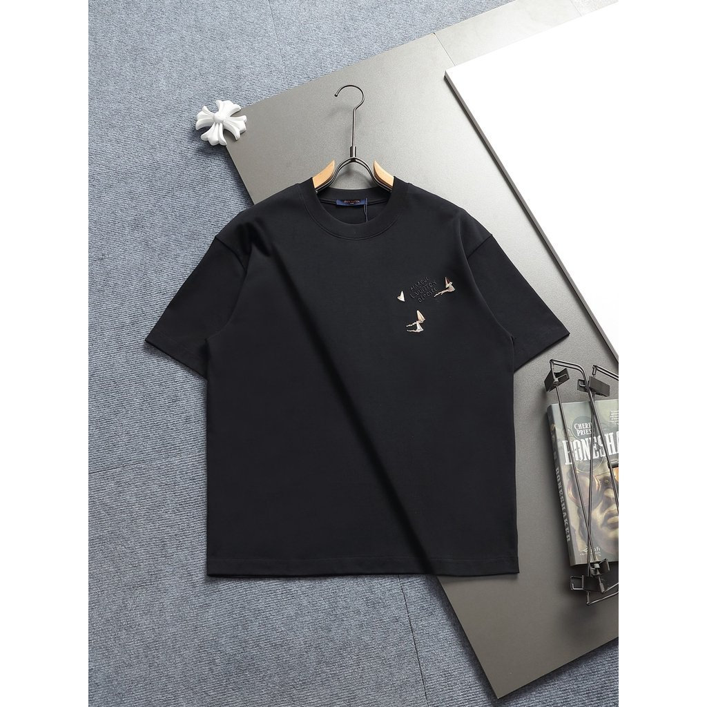 LOUIS VUITTON/LV/2026 คลาสสิกรอบคอแขนสั้นเสื้อยืดผู้ชายผู้หญิงขายร้อน Street Wear ฤดูใบไม้ผลิแฟชั่น 