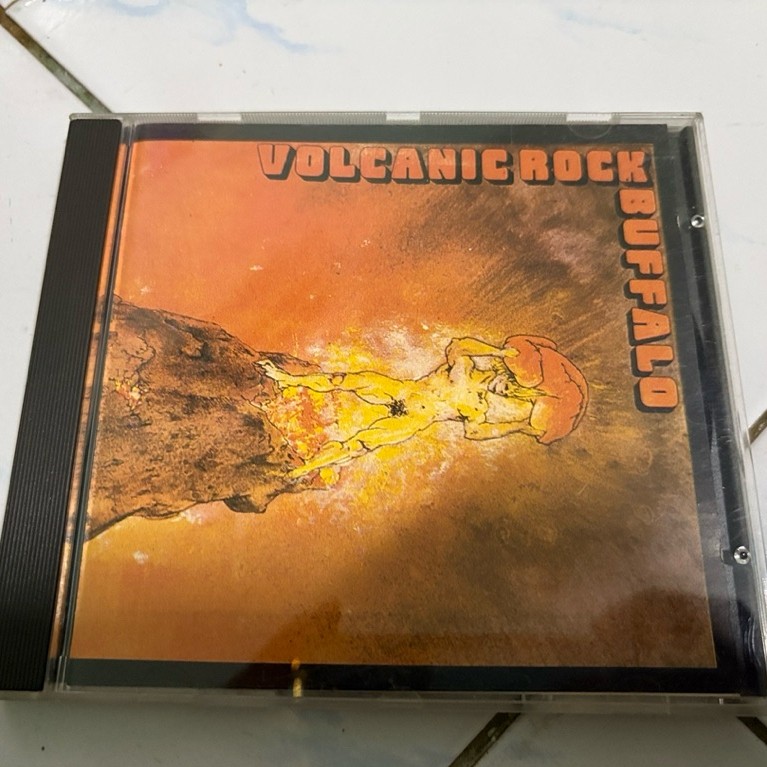 CD : BUFFALO - VOLCANIC ROCK.