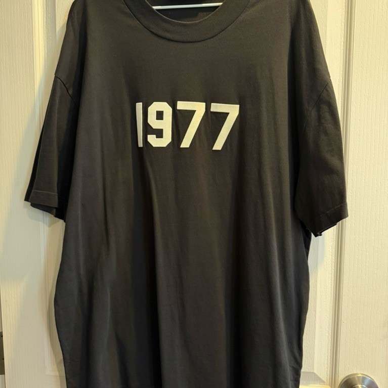 [มือสอง] เสื้อยืด Fear of God Essentials 1977 ของแท้ ไซส์ L