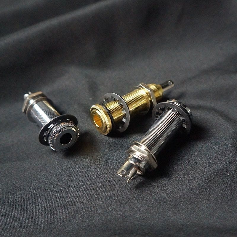 ช่องเสียบสายสัญญาณ (Output/Input Jack) แบบทองเหลือง มีเกลียว สำหรับกีตาร์ไฟฟ้าและเบส