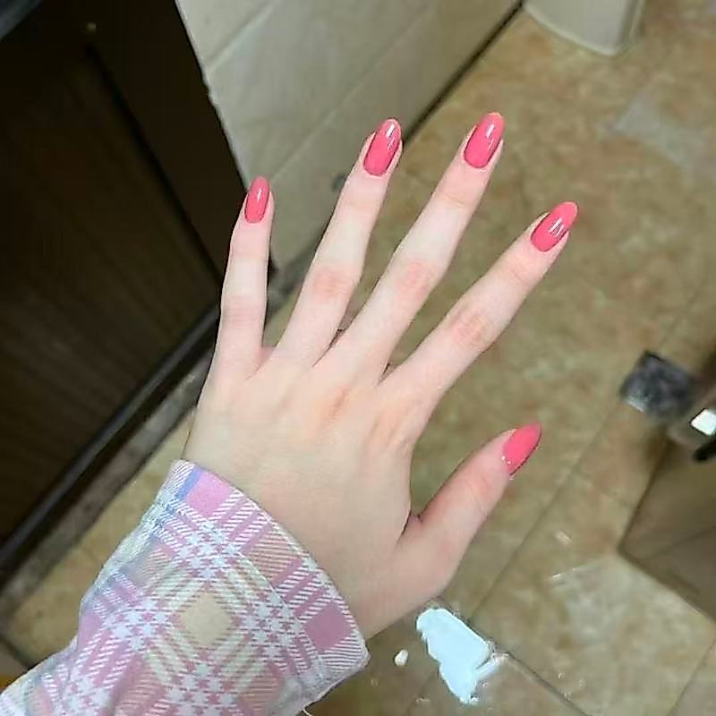 【เจลลี่ลิ้นจี่สีชมพูหวาน】เล็บปลอมแบบกดติดสีชมพูอ่อนสไตล์ลิ้นจี่สำหรับฤดูใบไม้ผลิและฤดูร้อน
