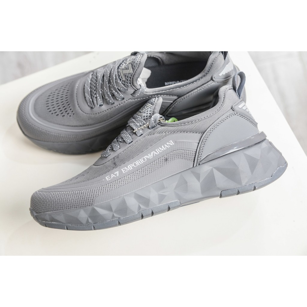 EMPORIO ARMANI EA7 รองเท้ากีฬาผู้ชายแฟชั่นรองเท้าวิ่งทนทาน