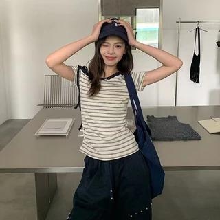 Lalita ส่งไวจากไทย เสื้อยืดผู้หญิง ปาดไหล่ ลายทางขาวดำ แขนสั้น หวานละมุน สไตล์เกาหลี