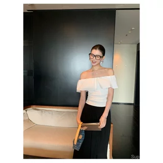 SuperCandy🌷เสื้อยืดแขนสั้นไหล่เปิดลายใบตองสีขาว ผู้หญิง ฤดูร้อน รัดรูปสไตล์ฝรั่งเศส