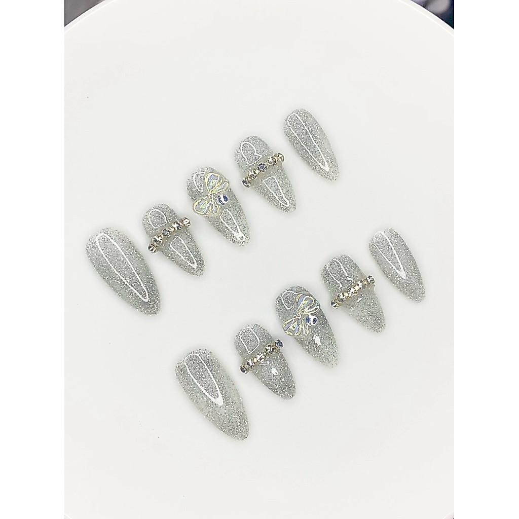เล็บปลอมเจลแท้ ✨ สีแฟลชเงิน แถมฟรีอุปกรณ์ติด เลือกทรง/ไซส์ได้