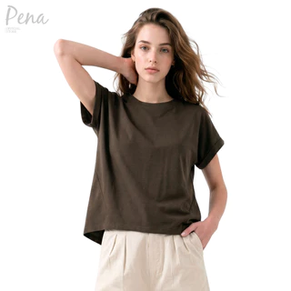 Pena House เสื้อยืดสตรีแขนสั้นทรงหลวม ดีไซน์ชายเสื้อหน้าสั้นหลังยาว PCTS062601