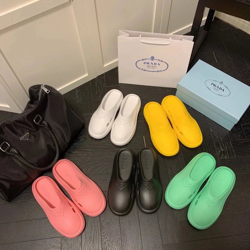 [คลังสินค้าพร้อม] ฤดูใบไม้ผลิฤดูร้อนสไตล์ใหม่Ps Prada Mullerรองเท้าหนาSoled Anti-Slipกันน้ําสามเหลี่