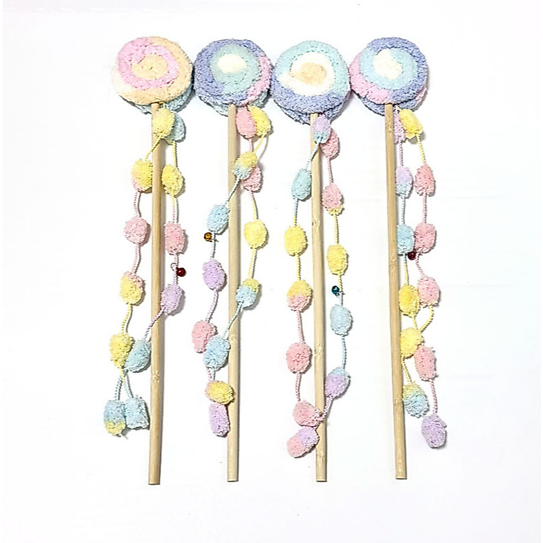 AL-1672 ของเล่นแมว ไม้ตกแมว ไม้ล่อแมวมาการอง พู่ปอมปอม สีพาสเทลมีกระดิ่ง สุ่มสี พร้อมส่ง 🐱💖