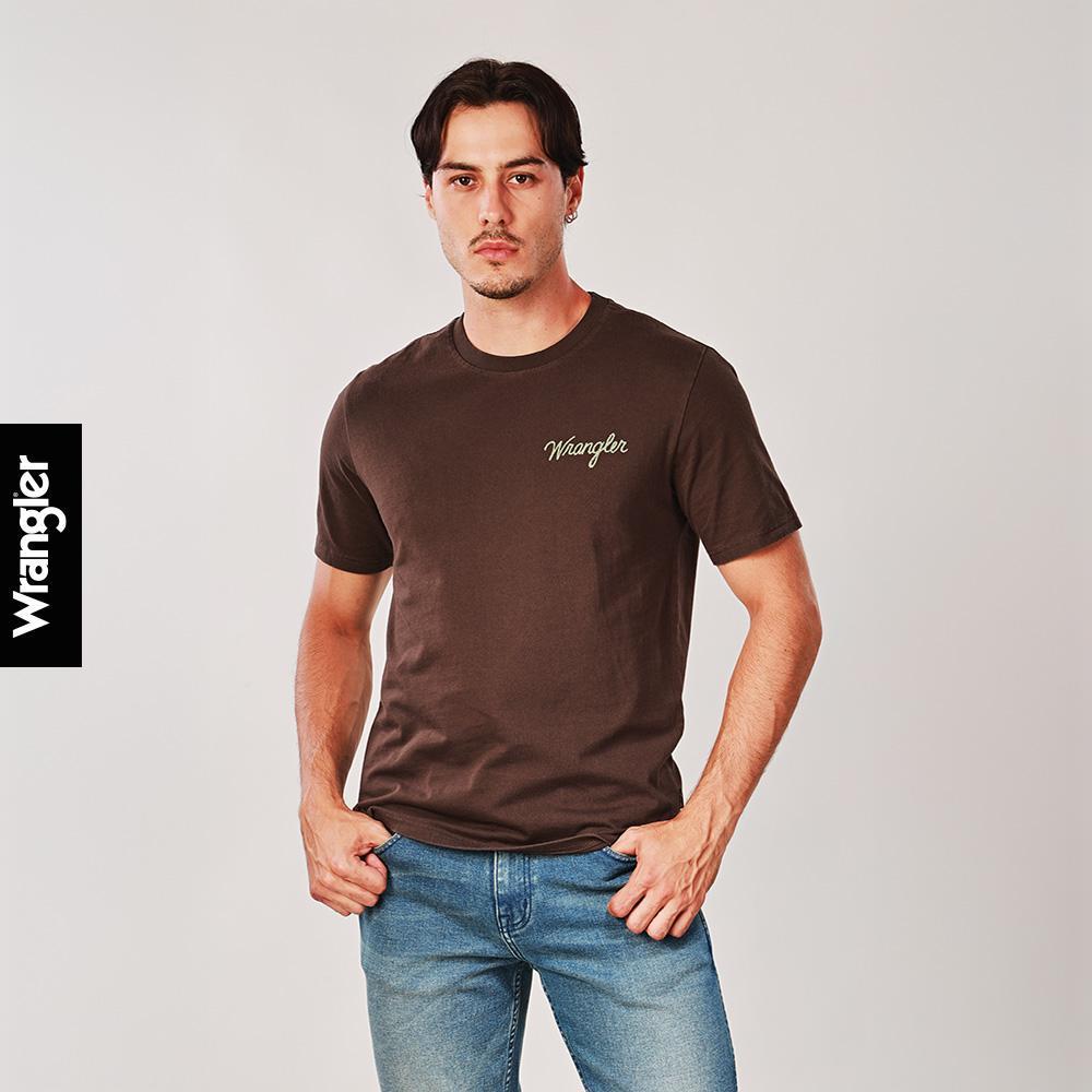 WRANGLER เสื้อยืดแขนสั้นผู้ชาย คอลเลคชั่น Wrangler Legends รุ่น WR S226MTSSN18 สีครีม