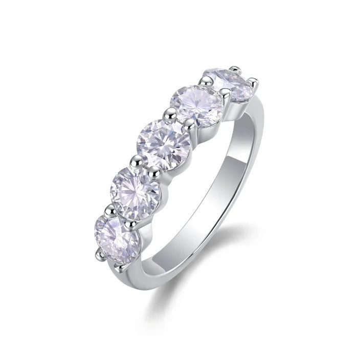 แหวนวางซ้อนกันได้ยอดนิยม S925 เงินสเตอร์ลิง Moissanite Band รอบ 0.5CT แหวนแต่งงาน
