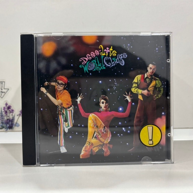 1 CD MUSIC  ซีดีเพลงสากล    DEEE-LITE WORLD CLIQUE    (C7D4)