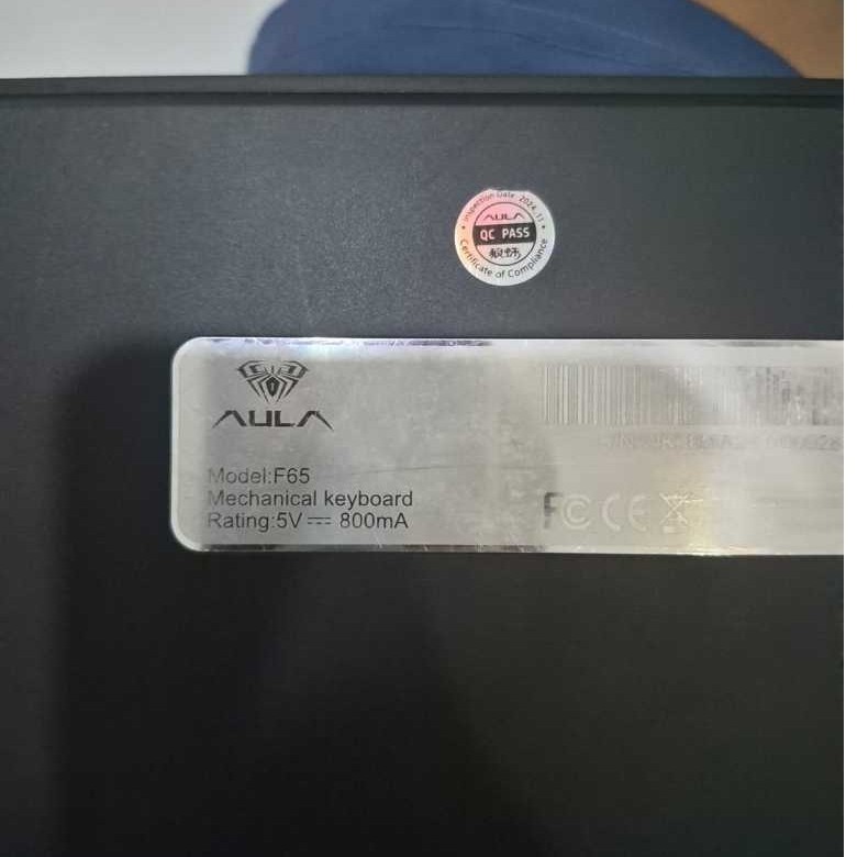 AULA f65 คีย์บอร์ดแบร์โบน - สีดํา