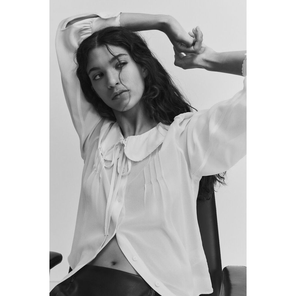 H&M(เอชแอนด์เอ็ม) เสื้อเบลาส์ผ้าวิสโคสคอปก ผู้หญิง 1315671_1