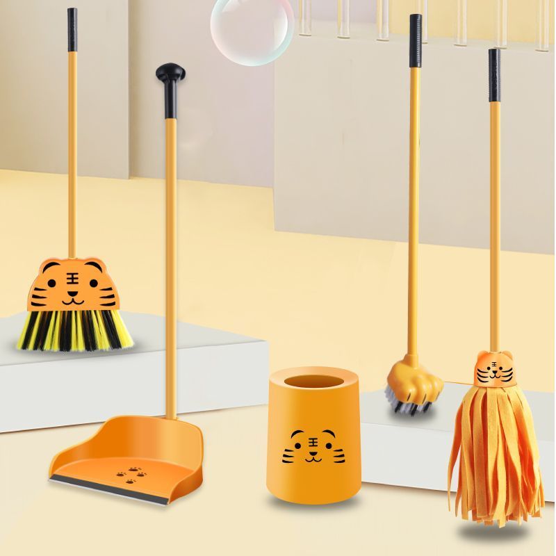Small new dustpan6mj Kindergarten and home use broom set, dual-purpose broom kit, mini mop for toddl