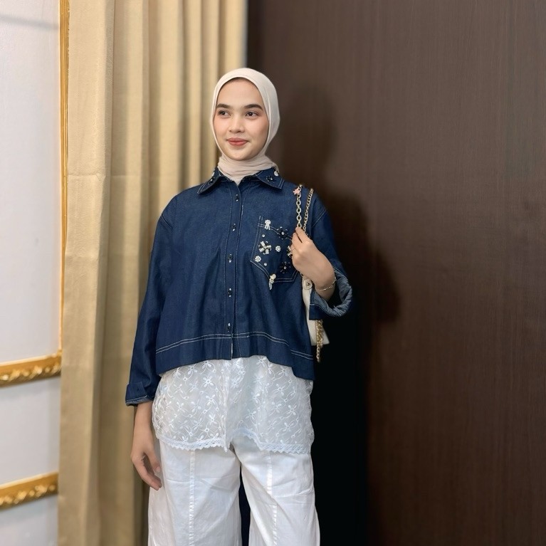 KEMEJA AN01 - เสื้อเชิ้ตยีนส์พร้อมลูกไม้