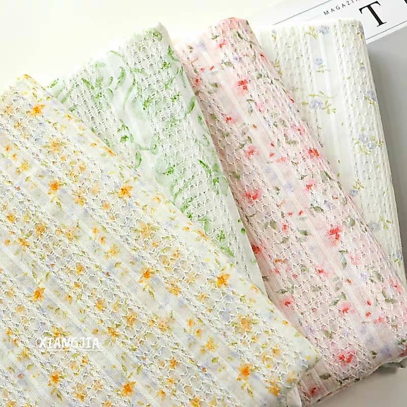 Preorder-ผ้าคอตตอนJacquard(ทอลายในเนื้อผ้า) คอตตอน100% หน้ากว้าง 145ซม. ผ้าเมตรนำเข้า