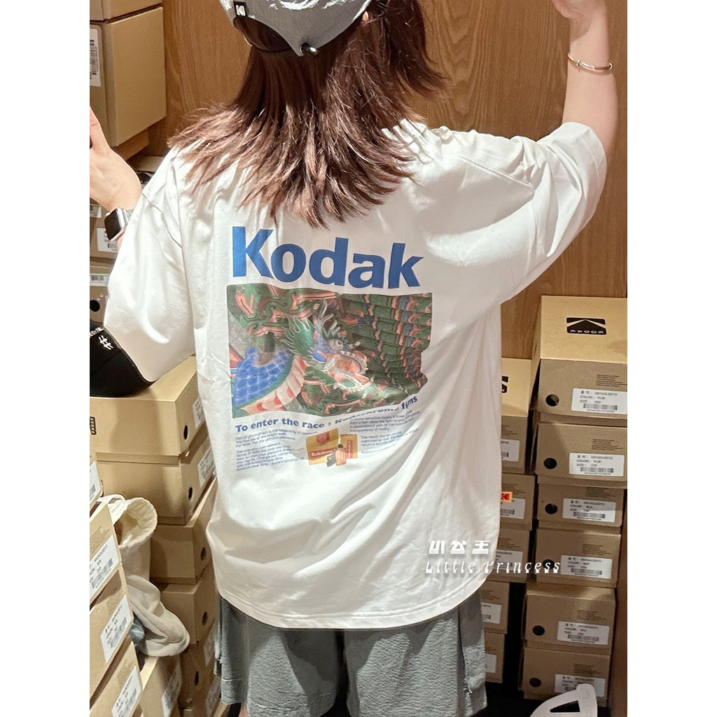 KODAK Kodak เสื้อยืดแขนสั้นคอลูกเรือ Retro Back Printing เสื้อยืดผู้ชายและผู้หญิงเดียวกัน