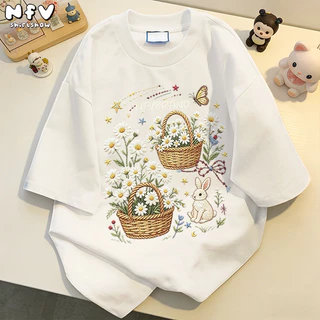 【จัดส่งตลอด 24 ชั่วโมง】NFV แฟชั่นเกาหลี🌈ระบายอากาศ ใส่สบาย เสื้อยืดแขนสั้นคอกลม ทรงหลวม ลายพิมพ์การ์ตูน อ่อนนุ่ม YG6272