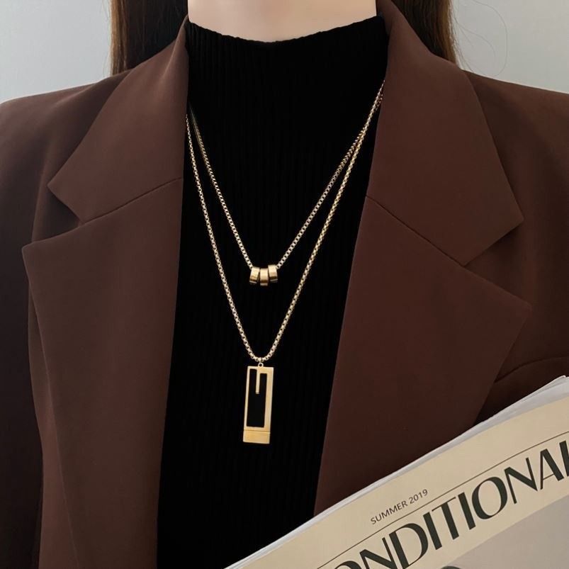 ยุโรปอเมริกันหรูหรา Niche High-End ไทเทเนียมเหล็ก Double-Layer เสื้อกันหนาวผู้หญิงสร้อยคอ All-Match อุปกรณ์เสริม Cross-Border ขายส่งแฟชั่นสไตล์