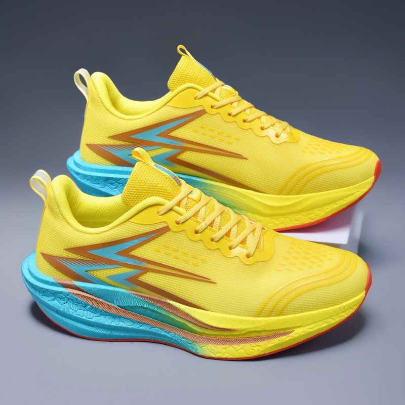 2026 สไตล์ใหม่ Flying Burning Carbon Board รองเท้าผ้าใบวิ่งมืออาชีพรองเท้านักเรียนชาย Shock Absorption