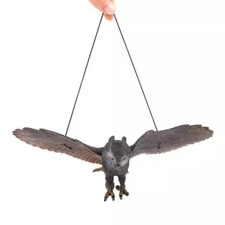 Z&P 1 ชิ้นกลางแจ้ง Eagle ตุ๊กตาแขวนนก Deterrent พลาสติก Eagle เครื่องประดับ Vivid Flying Bird Hawk Decoy Garden หุ่นไล่กา COD