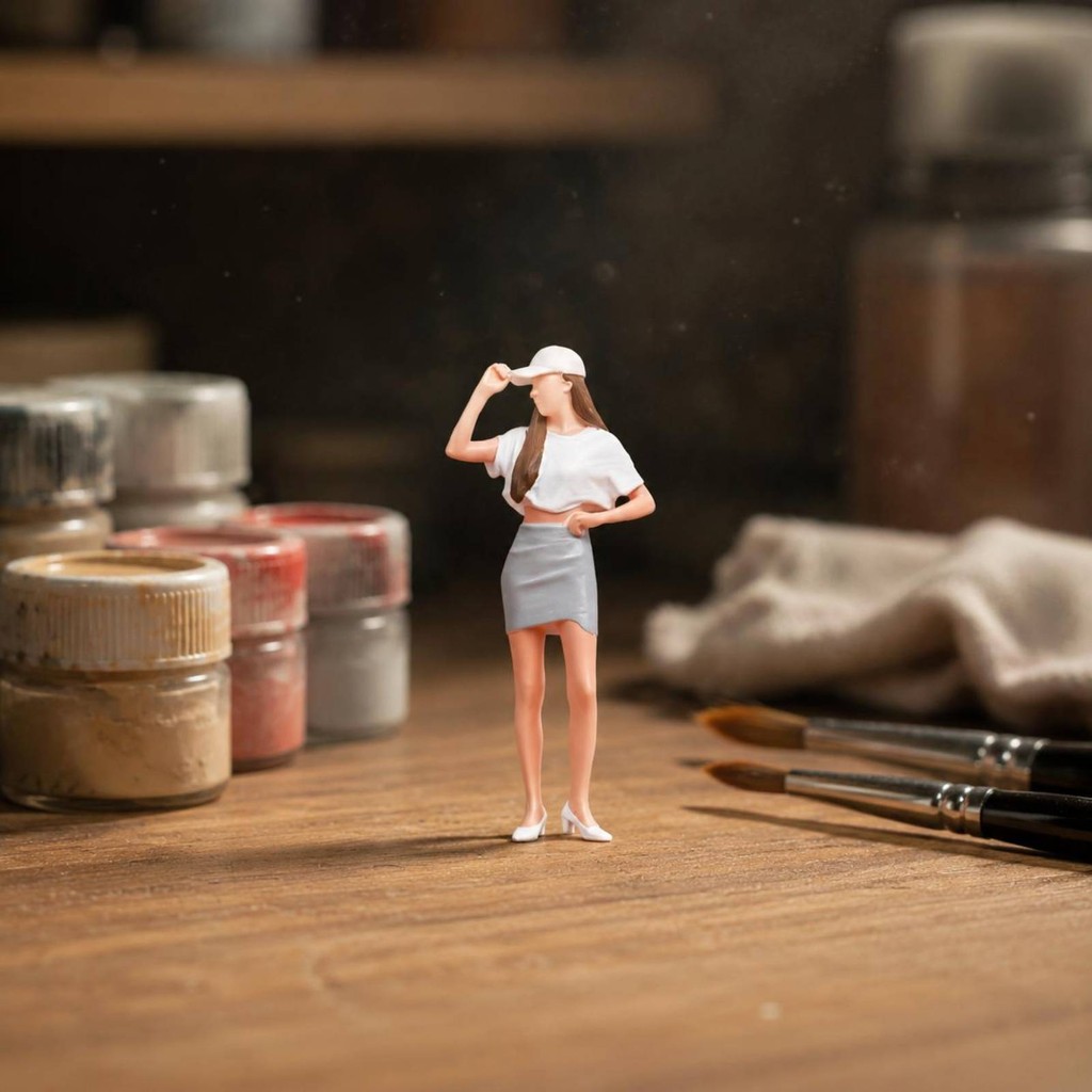 1/64 Scale Miniature Girl Figurine แขนสั้น Top Posed สาวรูปกระโปรงติดตั้ง