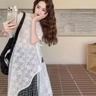 mimi&didi[สินค้าพร้อมส่ง]ชุดเดรสไซส์ใหญ่ดีไซน์ฤดูร้อน เสื้อเบลาส์ลูกไม้ กระโปรงลายตารางขาวดำดีไซน์เอวยางยืด#99466+67