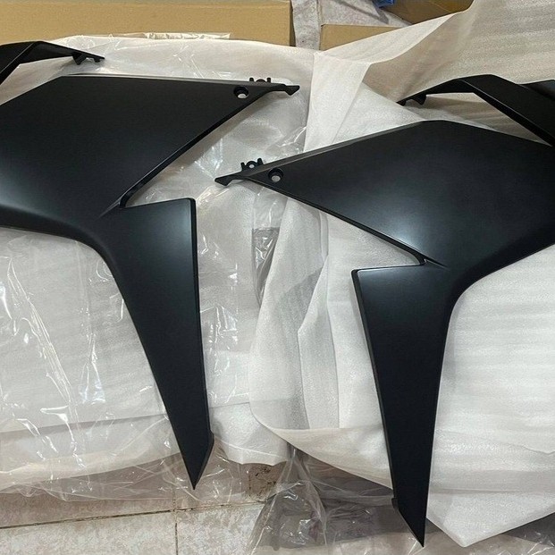 แฟริ่งตัวกลาง ซ้าย+ขวา CBR150R ปี 2017-2019 สีดำ อะไหล่แท้ 64311-K45-N40ZE / 64411-K45-N40ZE สอบถามเ