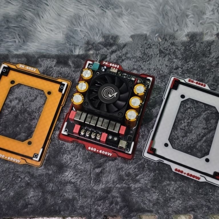 ฐานรองแอมป์ zk6002 มีหลายสีให้เลือก ระบุสีเพิ่มเติมได้ (แถมน็อตยึด)