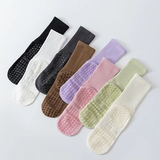 ถุงเท้าโยคะผู้หญิง Anti-slip ดูดซับเหงื่อกลางหลอดถุงเท้ากีฬา Four Seasons Universal Fitness ถุงเท้าพิลาทิส All-in