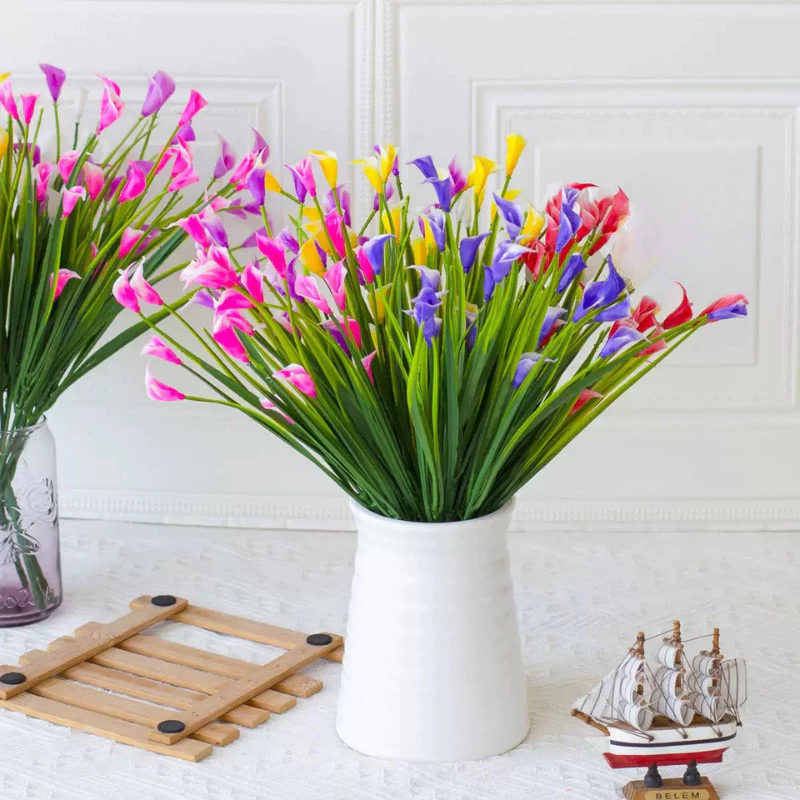 ZZ HOME01 (หลายสี) ดอกไม้ปลอม ช่อดอกลิลลี่คาลล่า ดอกไม้ประดิษฐ์สำหรับตกแต่งบ้าน ดอกไม้พลาสติกหญ้าสีเขียว
