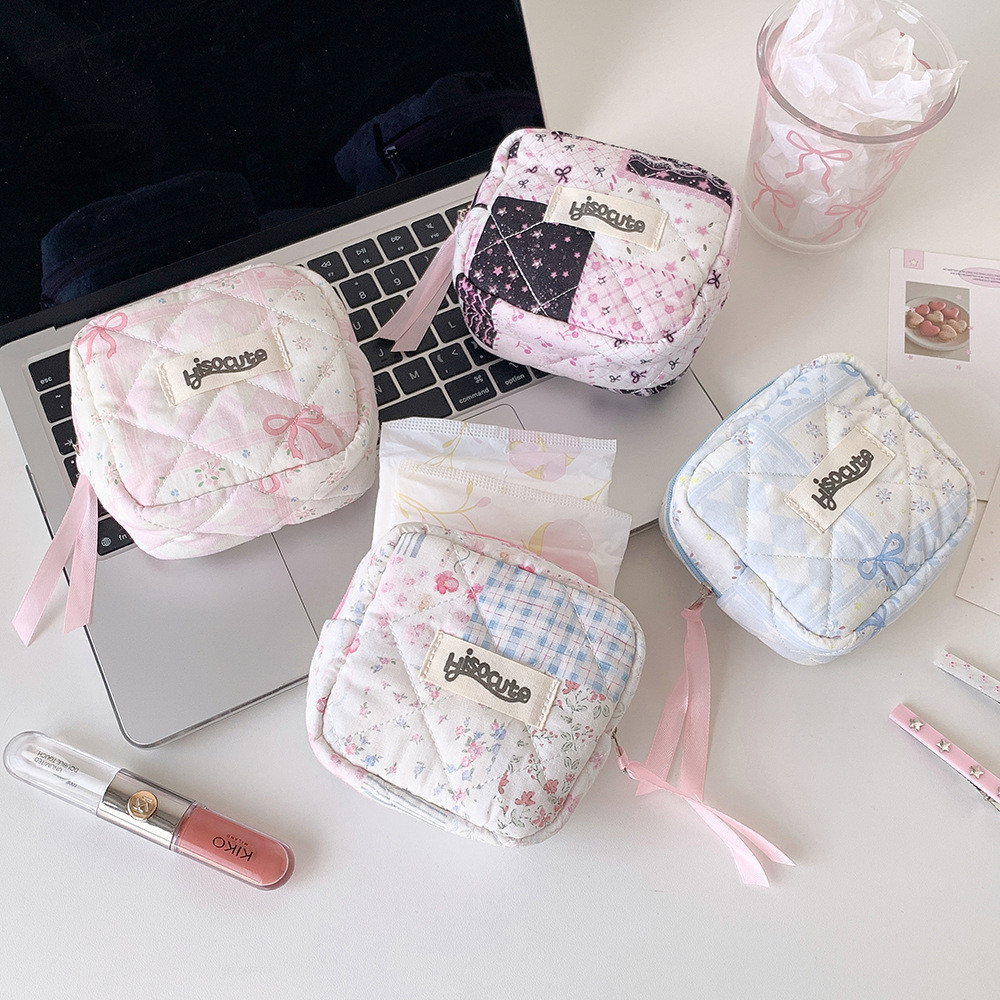 ผ้า Quilted Cosmetic Bag Student Portable Storage Bag Period Bag Headphone Lipstick Pouch