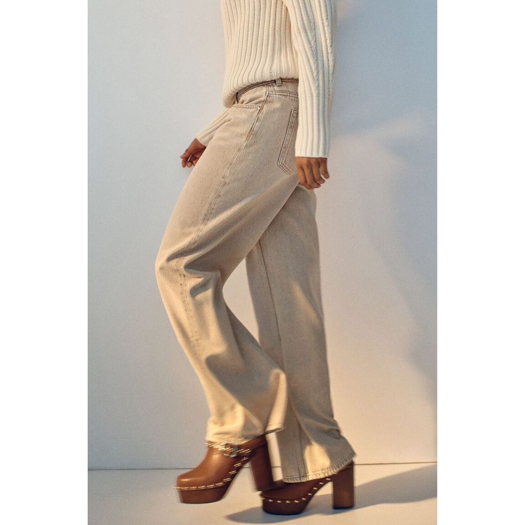 H&M(เอชแอนด์เอ็ม) กางเกงยีนส์เอวปกติทรงบรรจุแนวหลวม Women Baggy Regular Waist Jeans 1323075_1
