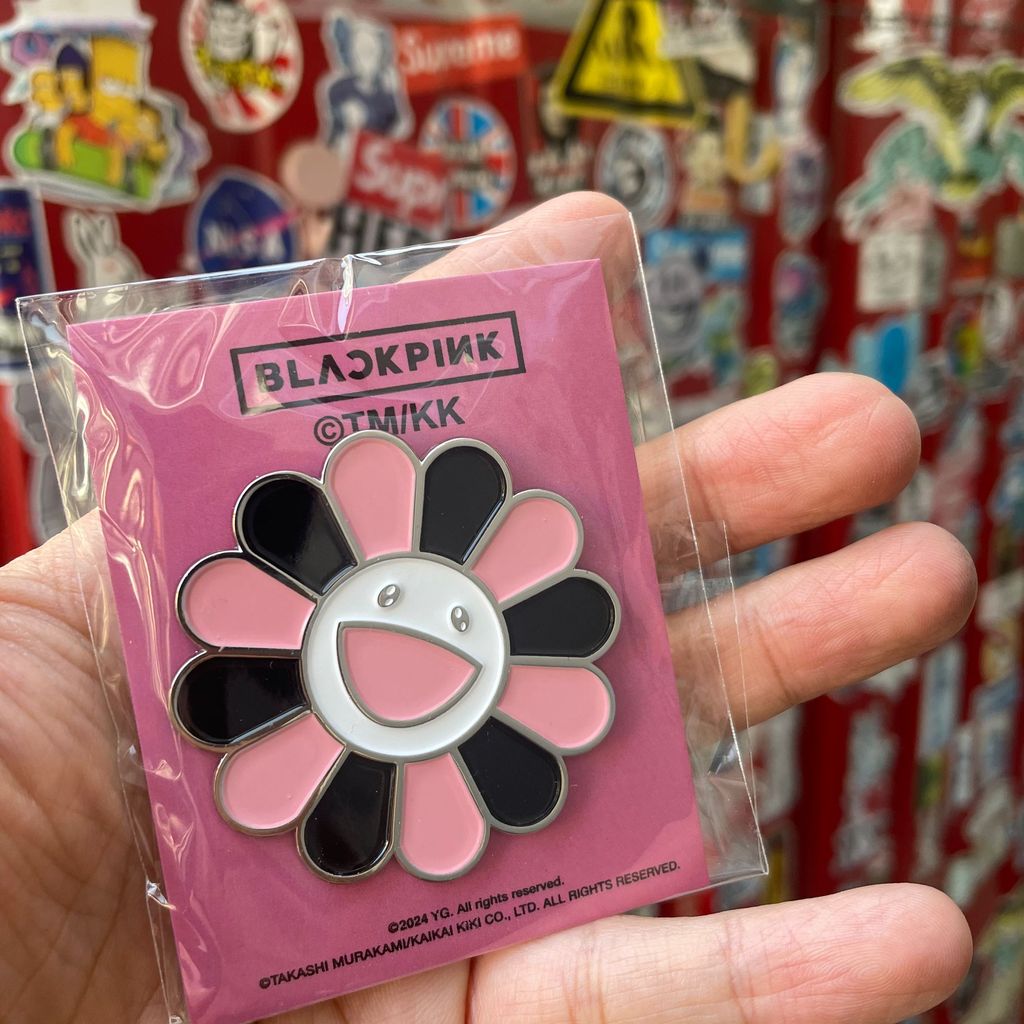 Takashi Murakami Street Wear เข็มกลัด Badge blackpink Joint สีชมพูอุปกรณ์เสริมดอกทานตะวัน Takashi โล