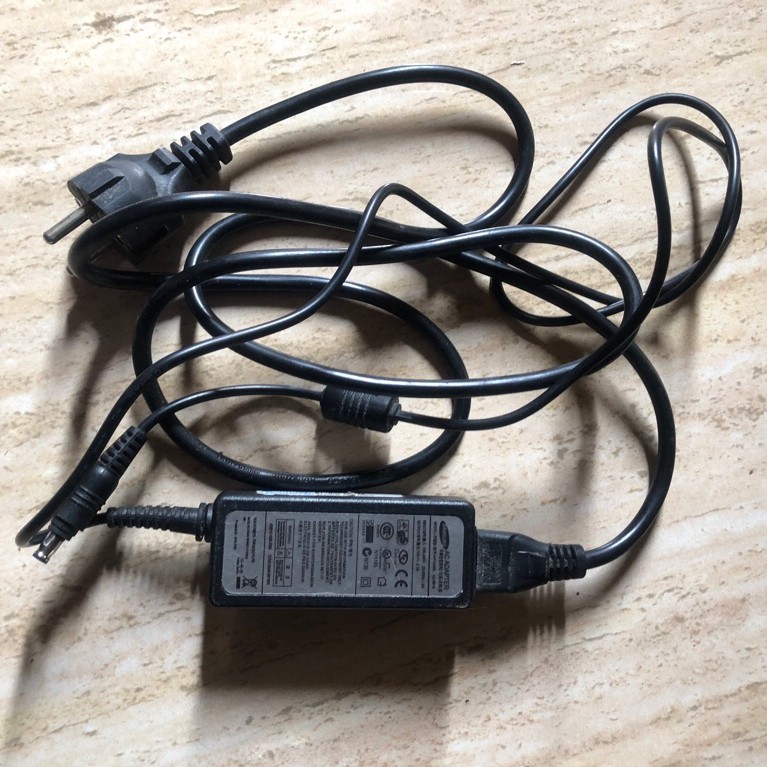 Original มือสอง Samsung Laptop Cargher
