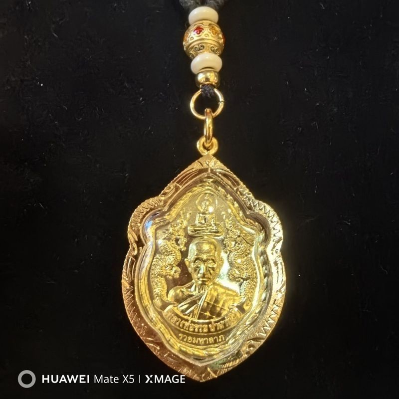 T Thailand Amulet LP Rui จี้ลักษณะเฉพาะแบรนด์ Zhaomi 2565 Original Temple Gold-Plated Shell Gold 6.4