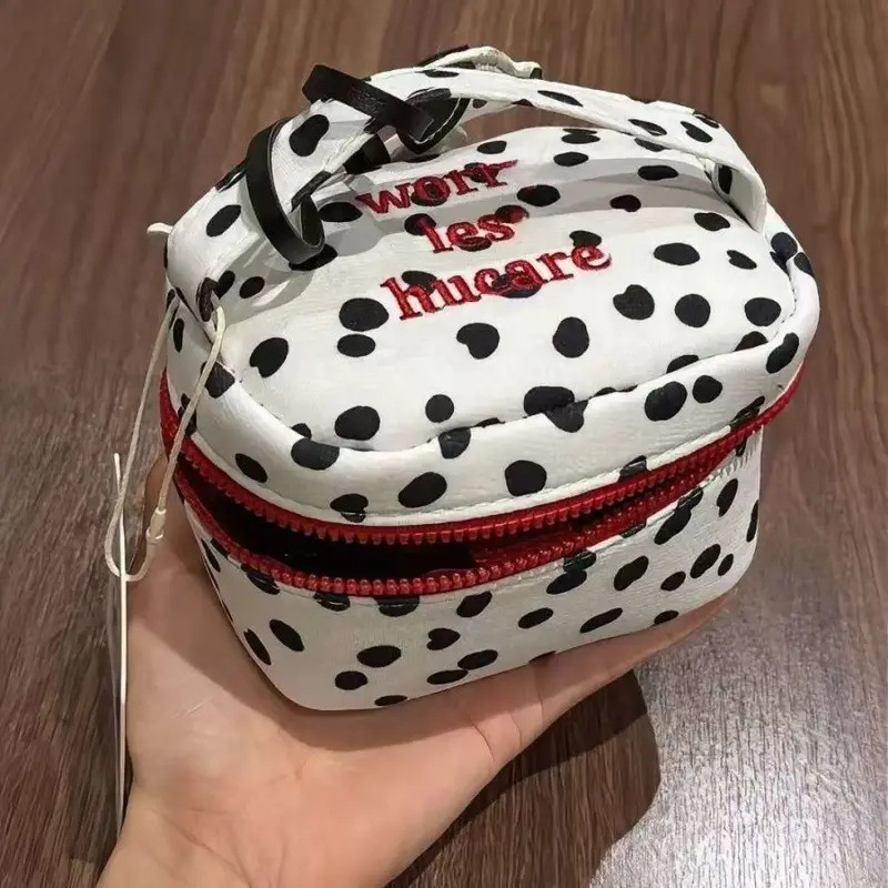 Kawaii Polka Dot กระเป๋าแต่งหน้ามือถือซิปออกแบบซิป Organizer Square กล่องเก็บ Home Travel