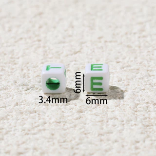 ลูกปัดตัวอักษร A-Z 100 ชิ้น 6x6mm รูกว้าง 3.4mm สำหรับร้อยชื่อ ทำสร้อยข้อมือ สร้อยคอ DIY