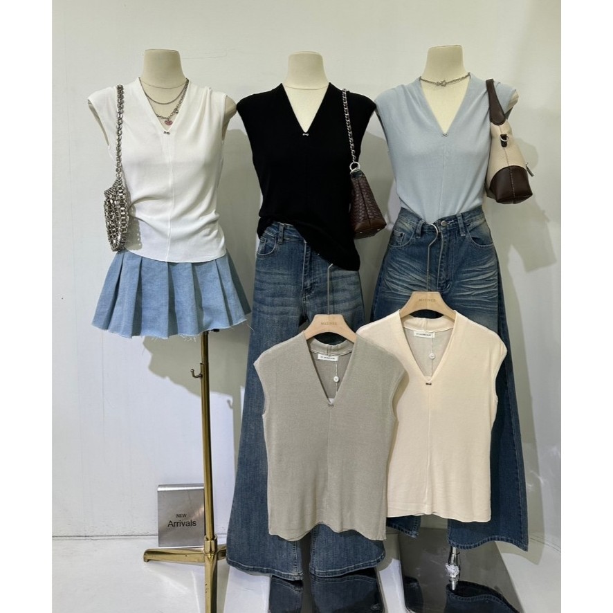 M2106 เสื้อแขนกุด จะสายคาเฟ่ หรือสายออฟฟิศก็ต้องจัด! รุ่นนี้คือ Basic Item