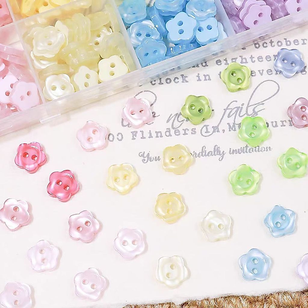[10 ชิ้น] ดอกไม้สีมุก จักรเย็บผ้าเกาหลี กระดุม อุปกรณ์ DIY ตุ๊กตาฝ้าย เสื้อผ้าแฮนด์เมด เครื่องประดับ อุปกรณ์ กระดุม
