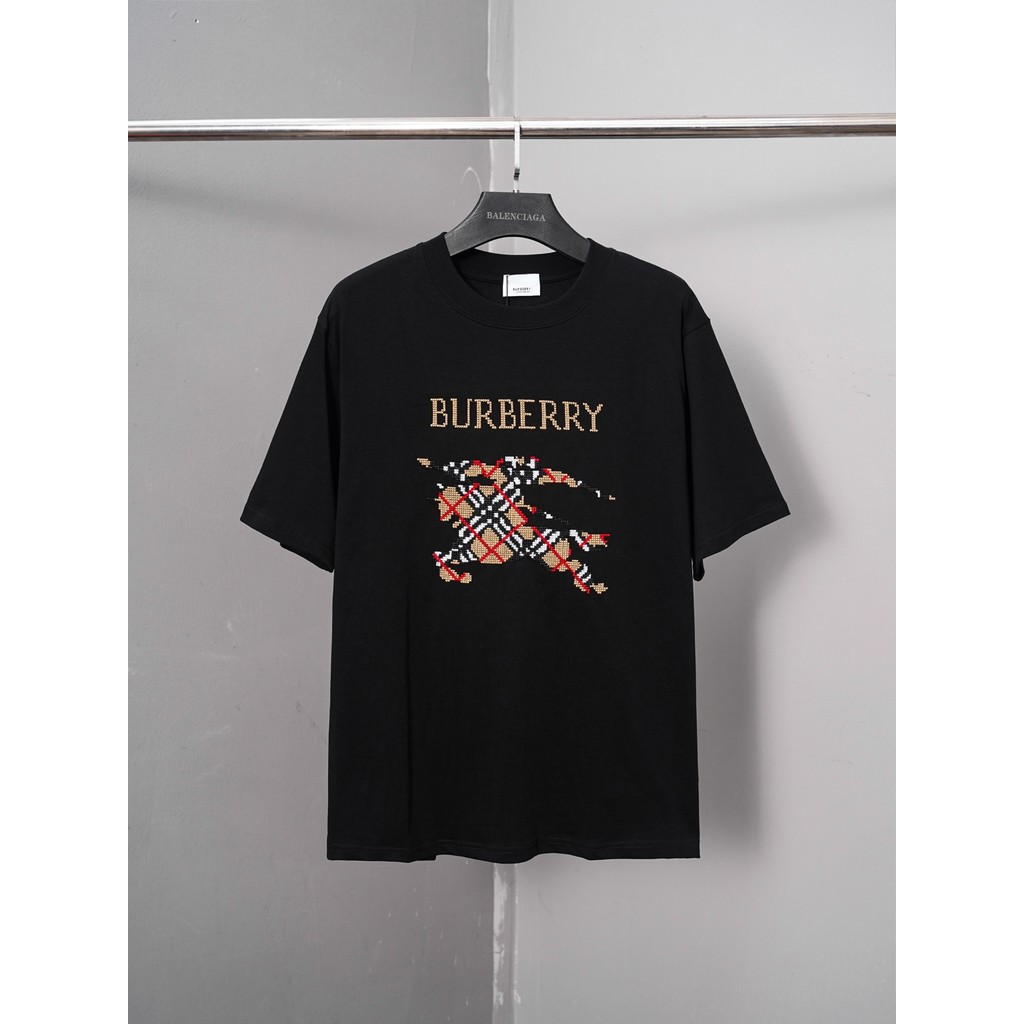 2026/Burberry tee/Burberry ลูกเรือคอพิมพ์เสื้อยืดลําลองแขนสั้นคอกลมเสื้อยืดแขนสั้นด้านบนบ้านใหม่ผ้าฝ