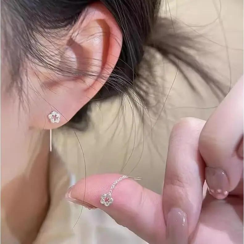 ต่างหูพู่ดอกไม้กลวง สีเงิน มาใหม่ หรูหราและสง่างาม ดีไซน์ไม่ซ้ำใคร สวยงามและคุ้มค่า