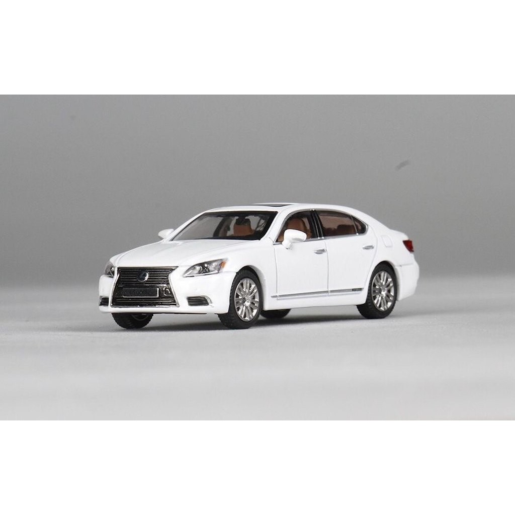 MYBRICKSTORE JKM 1:64 สีขาวLS600hL Luxuryซีดานกีฬารุ่นDiecastโลหะจอแสดงผลรถใหม่
