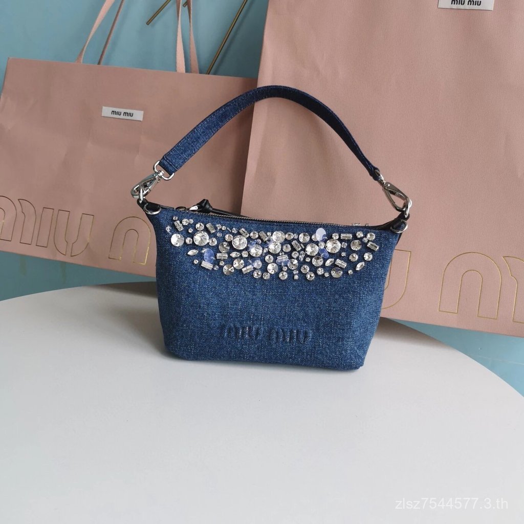 Miumiu Denim Underarm Bag กระเป๋าผู้หญิง
กระเป๋ารักแร้ใหม่ MiuMiu Cooperation Series Limited Edition