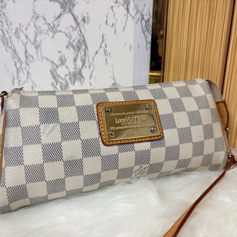 กระเป๋า LV  Eva Clutch อาซู งานตู้ญี่ปุ่นมือ2 ✨หนังแท้✨