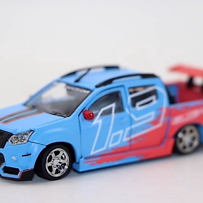 BMC 1/64 D-MAX Safety Car 2018 Isuzu Safety Car Trailer Model Out of Print Model