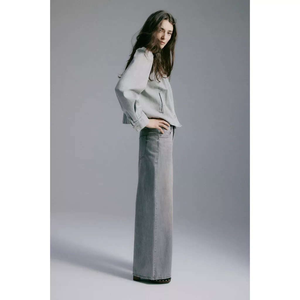 H&M(เอชแอนด์เอ็ม) กางเกงยีนส์เอวปกติทรงกว้าง Women Wide Regular Waist Jeans 1308273_2